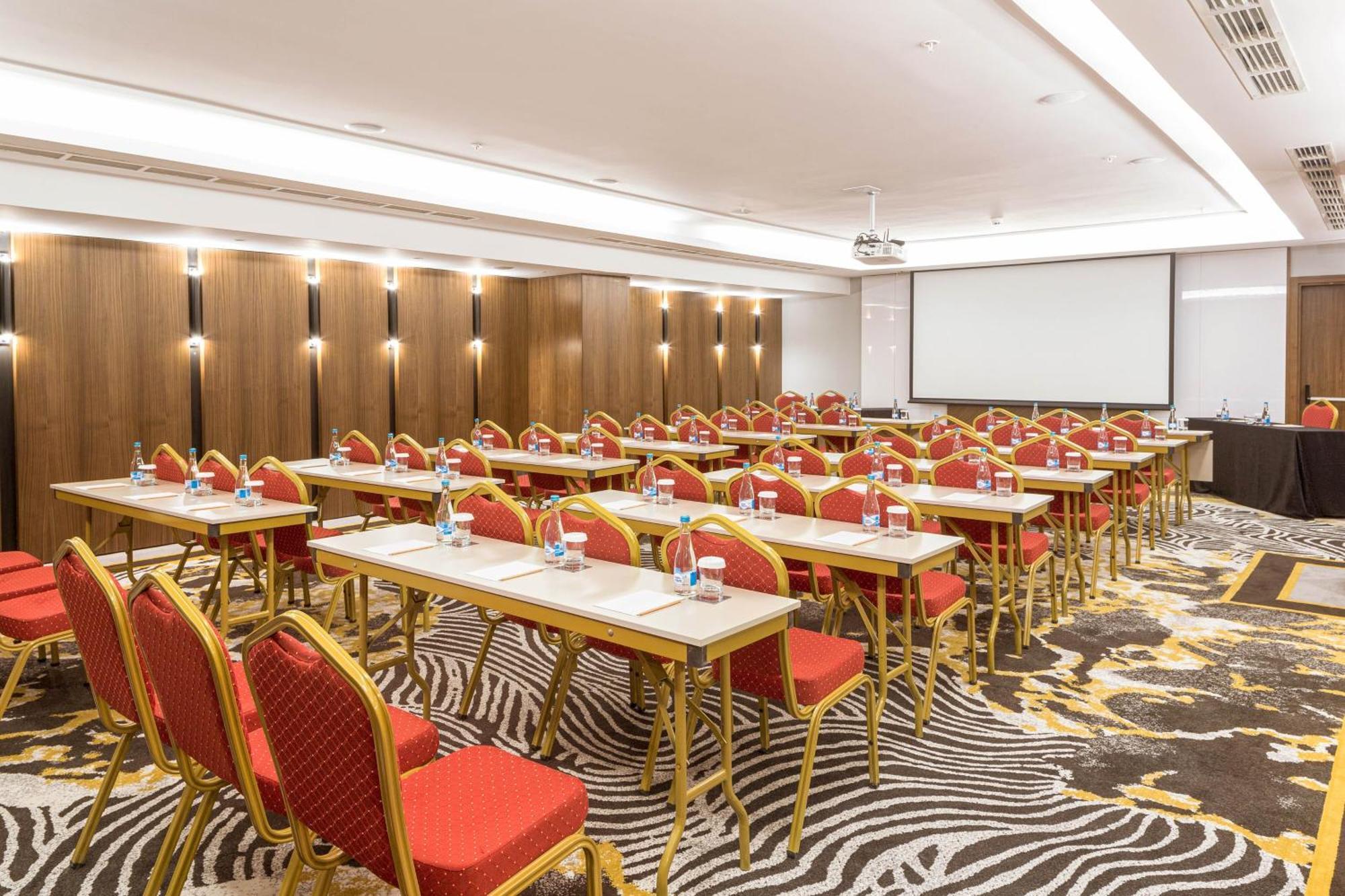 Sheraton Bichkek Extérieur photo