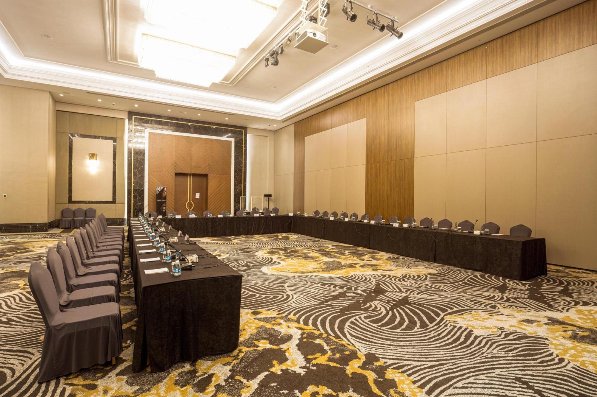 Sheraton Bichkek Extérieur photo